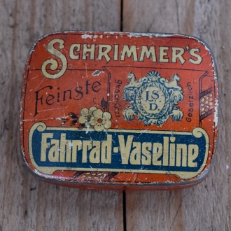 Blechdose "SCHRIMMER`S FEINSTE VASELINE" orig. 10 er Jahre, 59 x 47 x 21 mm, ohne Inhalt 