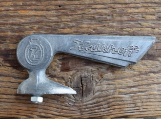 Schutzblechfigur KALKHOFF, Alu Druckguss, orig. Altbestand 50er Jahre, Zustand siehe Bild 