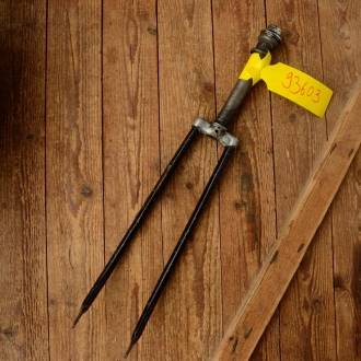 Gabel 28"orig. 60-70er J. unrestauriert, Schaftlänge 207 mm, Scheidenlänge 350 mm, Weite oben 60 mm, Zustand siehe Bilder  