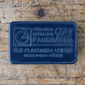Flickzeug Kunststoffdose "VEB PLASTANZA LEIPZIG" orig. 70er Jahre, 76 x 48 x 20 mm, ohne Inhalt 