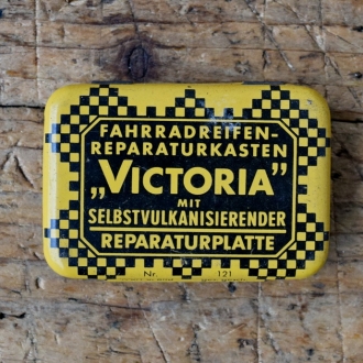 Flickzeug Blechdose "VICTORIA-VULCO" orig. 50er Jahre, 59 x 40 x 16 mm, ohne Inhalt 