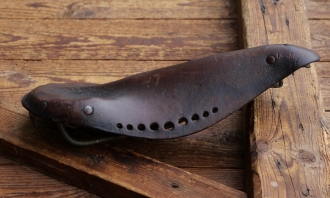 Sattel für Rennrad, Leder, braun, Gestell verzinkt, original 50er/60er Jahre, gebr. 