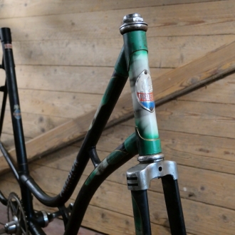 Fahrradrahmen PRÄZISION, Damenausführung, 28 Zoll, 1950er Jahre, schwarz/grün/weiß, Linien gold/grün, gebr. 