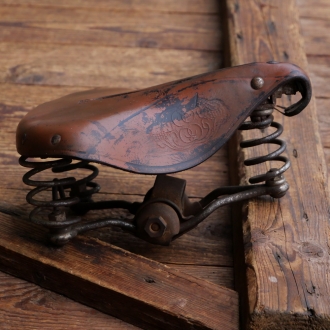 Sattel, Damen, Leder hellbraun gefärbt, Gestell vernickelt, 10er/20er J., gebr. 