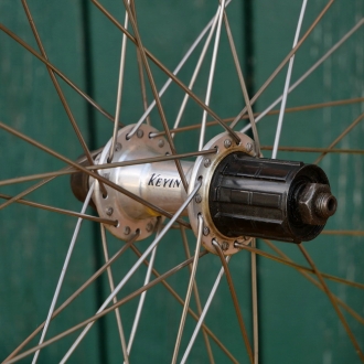 Hinterrad, 26 Zoll (559),mit GRÜNERT Dynamic Hochprofil-Felge, Alu, gelb, für MTB 90er J., Nabe KEYIN, NOS 