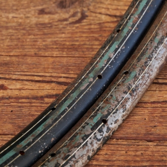 Felgensatz, für Wulstbereifung, 28 Zoll, schwarz, Linien weiß/türkies, 20er/30er J., gebr. 