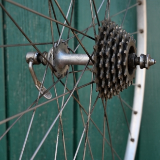 Hinterrad mit MAVIC Monthlery Pro Felge für Schlauchbereifung 28 Zoll, 70er/80er J., Nabe CAMPAGNOLO, gebr. 