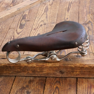 Sattel KLM (Köln-Lindentaler Metallwerke), Herren, Leder, braun, Gestell vernickelt, original 1910er/20er Jahre, gebr. 
