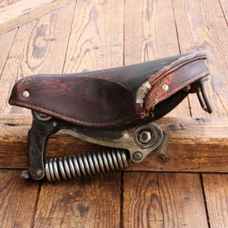 Sattel LOHMANN, Herren, Leder, rotbraun, Zugfedersattel, Roßhaarpolster, original 1930er Jahre, gebr. 