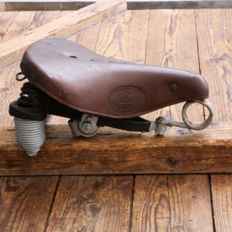 Sattel STYRIA Modell Lastik, Herren, Gummi, rotbraun, original 1930er Jahre, gebr. 