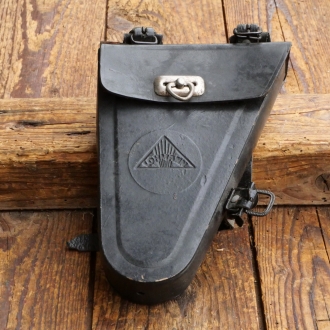 Werkzeugtasche LOHMANN für Herrenrad, Pappe/Leder schwarz lackiert, original WW2 40er Jahre, NOS 