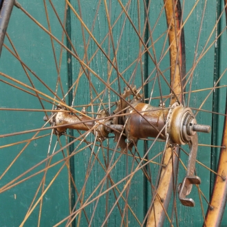 Laufradsatz 28 Zoll, Außendurchmesser ca. 665 mm, für Wulstbereifung, 1928, Holzdekor, F&S-Naben, gebr. 