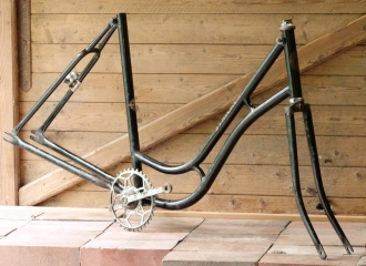 Fahrradrahmen STRICKER, Damenausführung für Tourenrad, 28 Zoll, 30er J., gebr. 