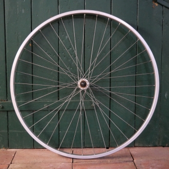 Vorderrad, 28 Zoll (622), Alu, für Drahtreifen,  Alu-Nabe mit Vollachse, NOS 