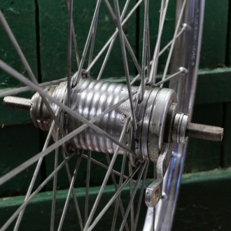 Hinterrad mit SILVERSEAL Westwood-Felge 26 Zoll (590), verchromt, 1980er J., F&S Torpedo Dreigang-Nabe Mod. S, NOS 
