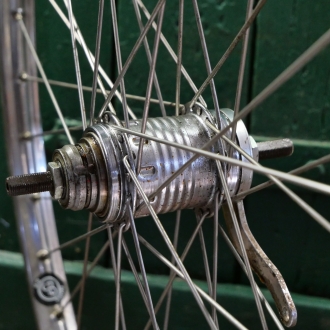 Hinterrad , 26 Zoll (590!), 80er J., VAN SCHOTTHORST Westwoodfelge, Nirosta, Nabe: F&S Torpedo Drei-Gang, gebr. 