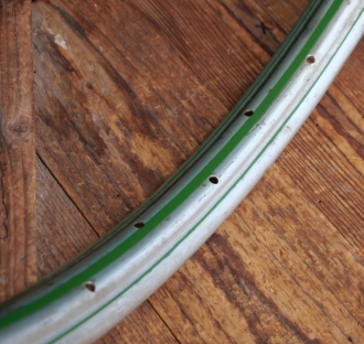 Felge, 26 Zoll (559), Stahl silber lackiert, Linierung grün, 50er J., NOS 