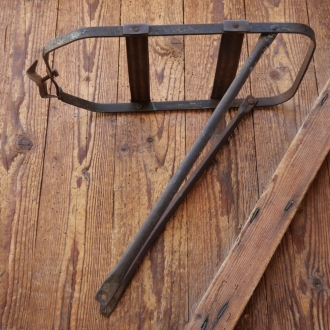 Gepäckträger, Bandeisen, ca. 34 x 20cm, orig. 30er Jahre, breite Ausführung, gebr. 