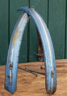 Schutzbleche Satz MIELE, 28 Zoll, Damenausführung, 50er J., blau-metallic, Linien weiß, gebr. 