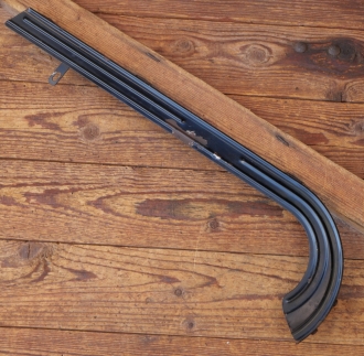 Kettenschutz, schwarz, Linien gold, Länge ca. 53 cm, für Tourenrad, orig. 50er/60er J., gebr. 