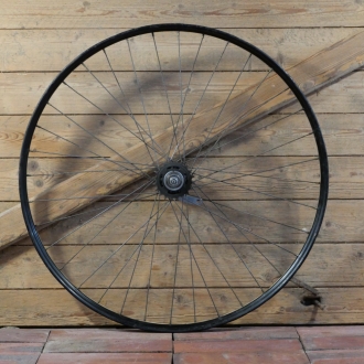 Hinterrad 28 Zoll (622) für Drahtbereifung, Bj. 1950, schwarz, Linien weiß geflammt/gold, Torpedo Nabe, gebr. 