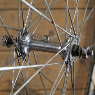 Vorderrad 26 Zoll (559) für Drahtbereifung, 50er J., Alu-Felge, GÖRICKE-Nabe verchromt, gebr. 