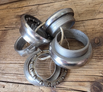 Steuersatz, Stahl vernickelt,  orig. 10-30er Jahre aus Altbestand, 1 Zoll x 24 Gang Standardgewinde, Schalensitz 30.1 / Gabelkonus 26.5 mm 